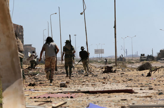 قوات الجيش الليبى تطهر بنغازى من الارهابيين