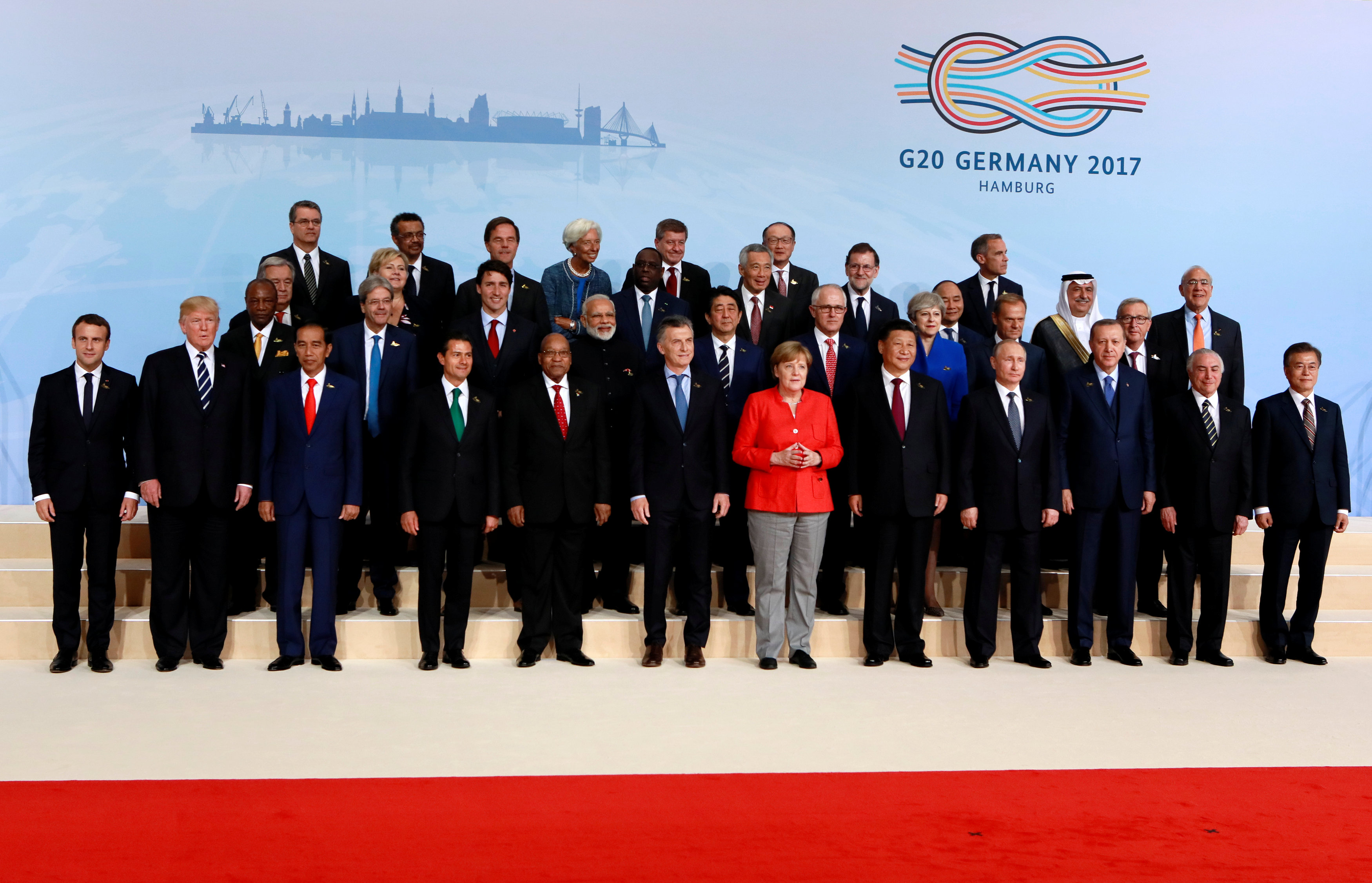 صور جماعية لأعضاء قمة مجموعة العشرين (1)
