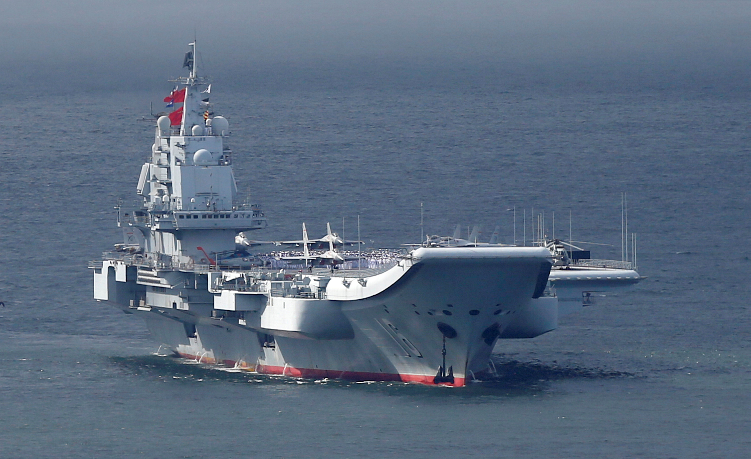 حاملة الطائرات الصينية تبحر لسواحل هونج كونج