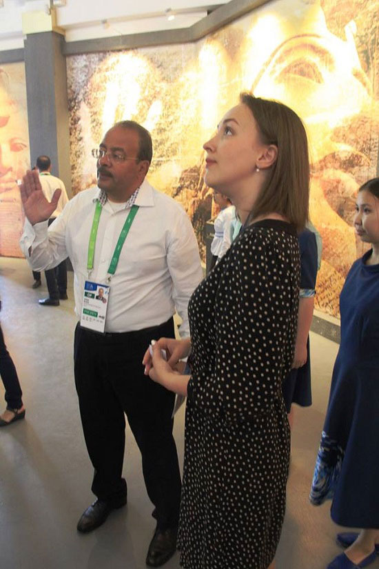 مديرة الجناح الروسى فى معرض إكسبو أستانة تزور جناح مصر (2)