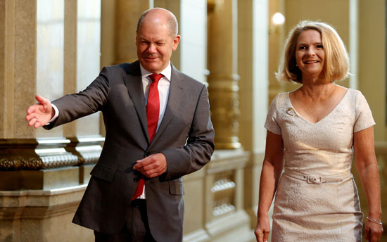 عمدة هامبورج يستقبل زوجة رئيس المجلس الأوروبى