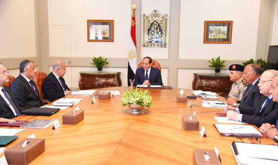  الرئيس السيسى ورئيس مجلس الوزراء ورئيس البنك المركزي (2)