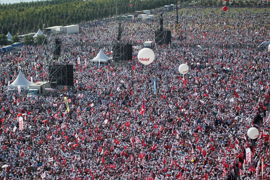 مظاهرات-حاشدة-ضد-الرئيس-التركى