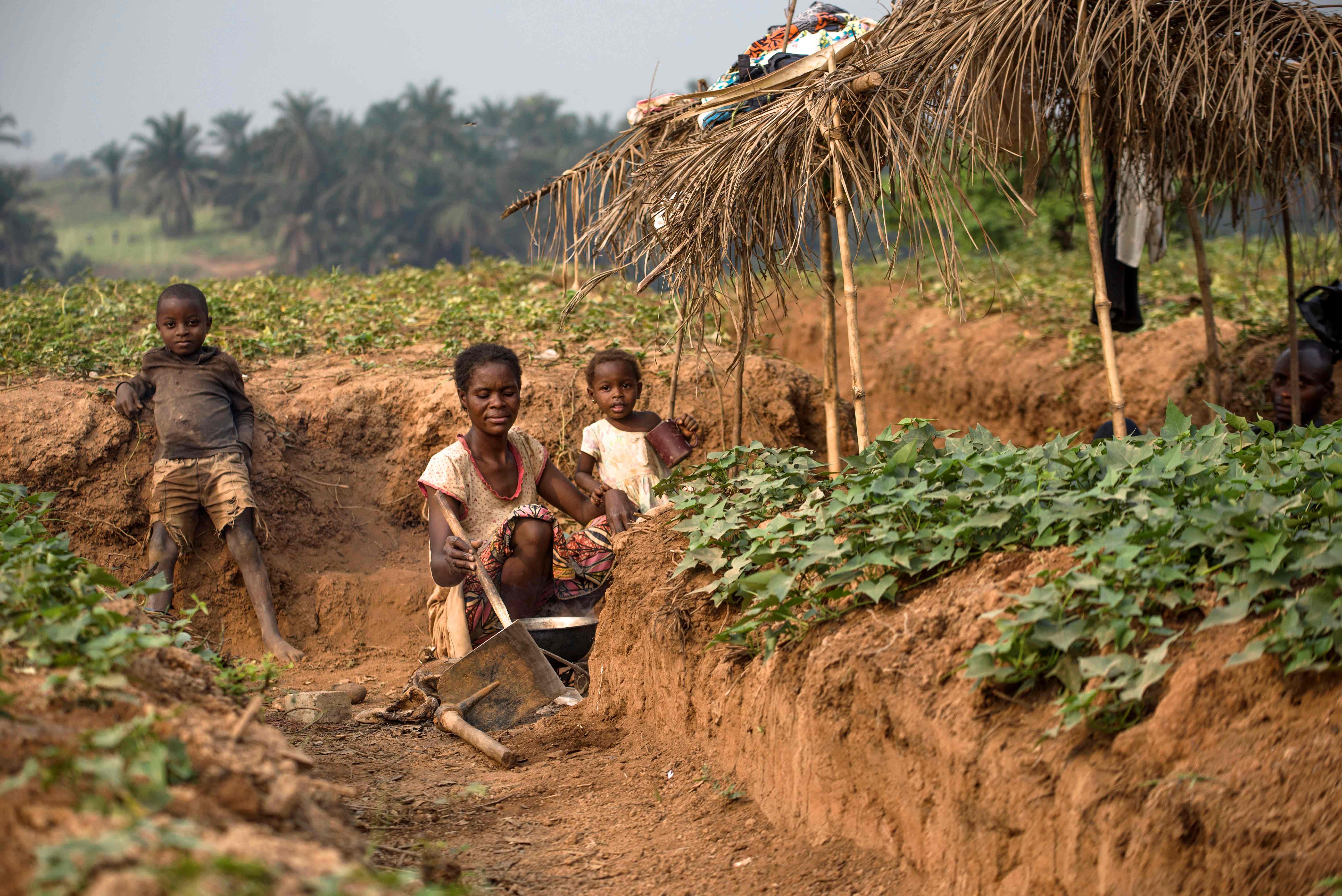 حياة معيشية صعبة للنساء والأطفال فى الكونغو بسبب المتمردين