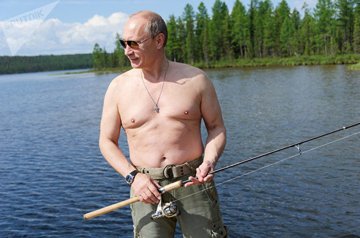 بوتين يصطاد الأسماك