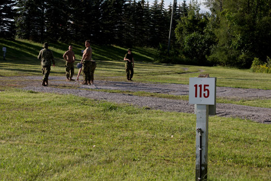 الجيش الكندى يضع اسس لمخيم جديد