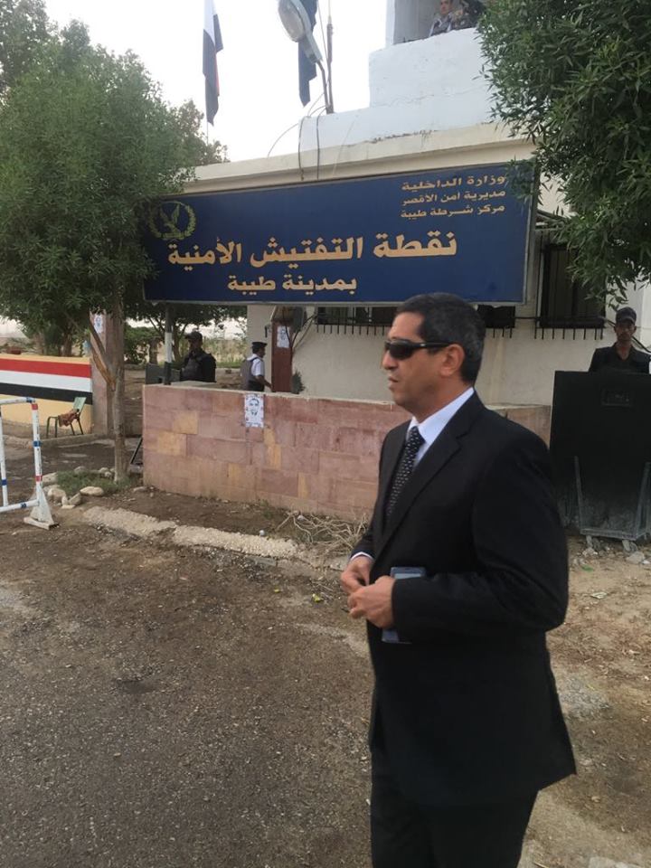 مدير أمن الأقصر يتفقد الخدمات والتمركزات ونقاط التفتيش الأمنية بمدينة طيبة  (1)