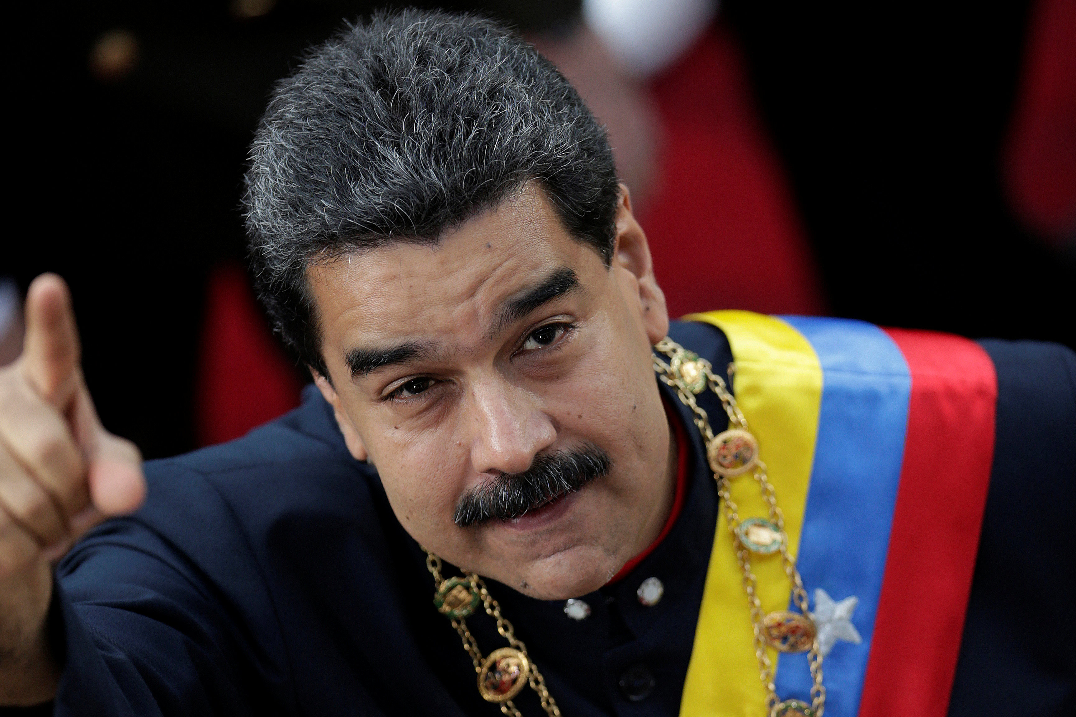 الرئيس الفنزويلى نيكولاس مادورو أمام مريديه