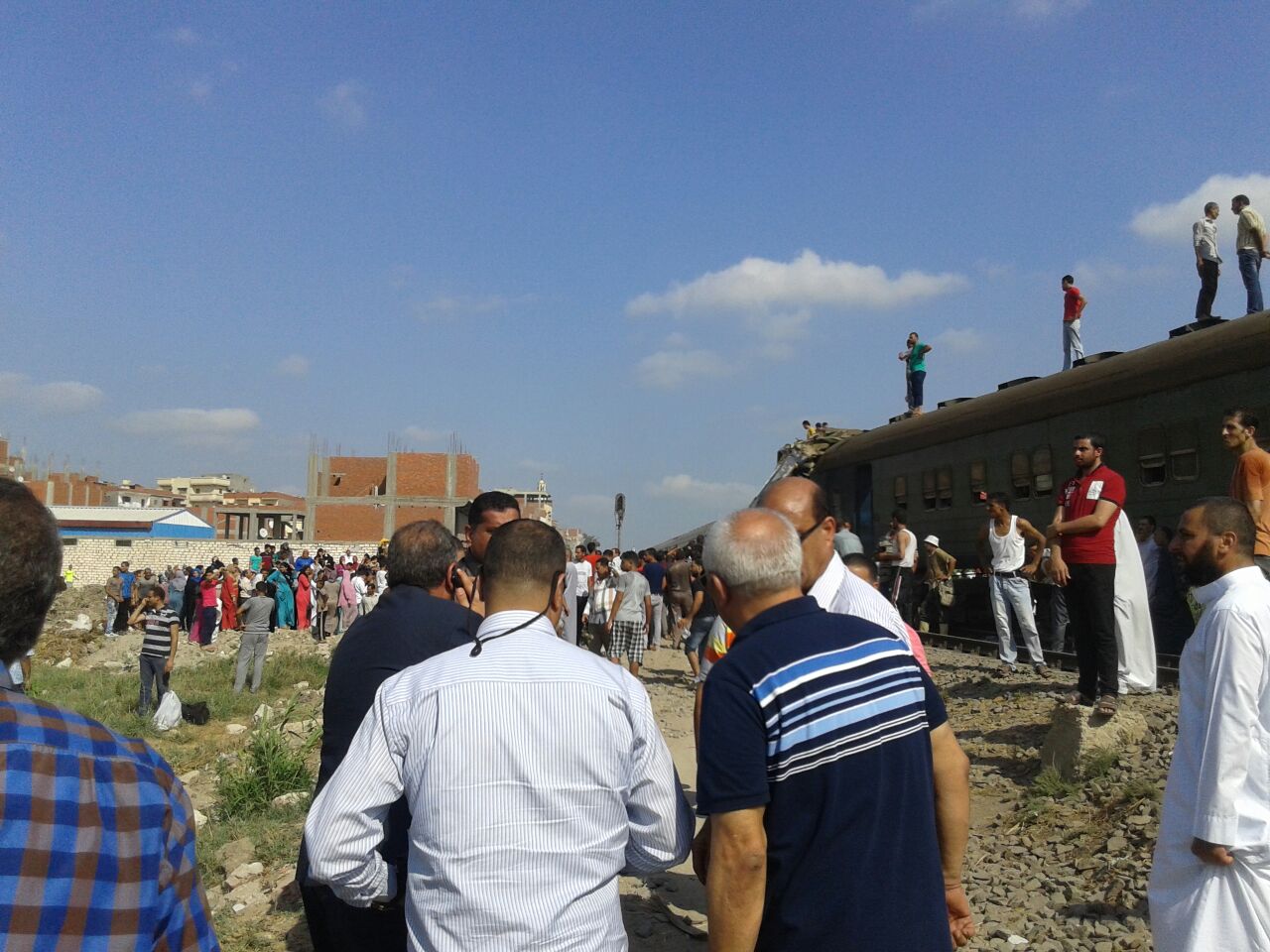 محافظ الإسكندرية يتفقد حادث قطارى منطقة خورشيد  (9)