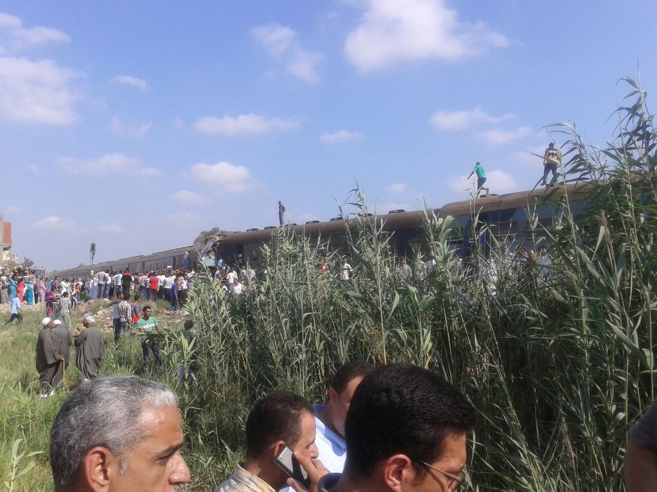 محافظ الإسكندرية يتفقد حادث قطارى منطقة خورشيد  (10)