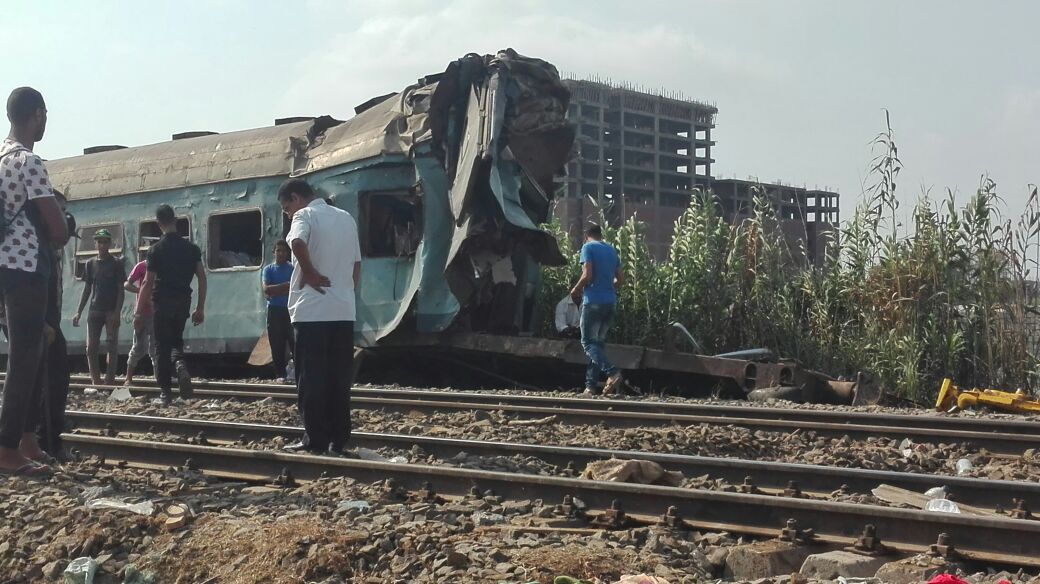 أول صور لموقع الحادث عقب انتشال حطام قطار الإسكندرية (4)
