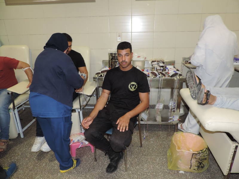 مجندى قوات أمن الإسكندرية يتبرعون بالدم  (4)