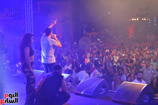 لويس فونسى ونيكول سابا يشعلان حفل الساحل الشمالى بحضور المشاهير   (4)