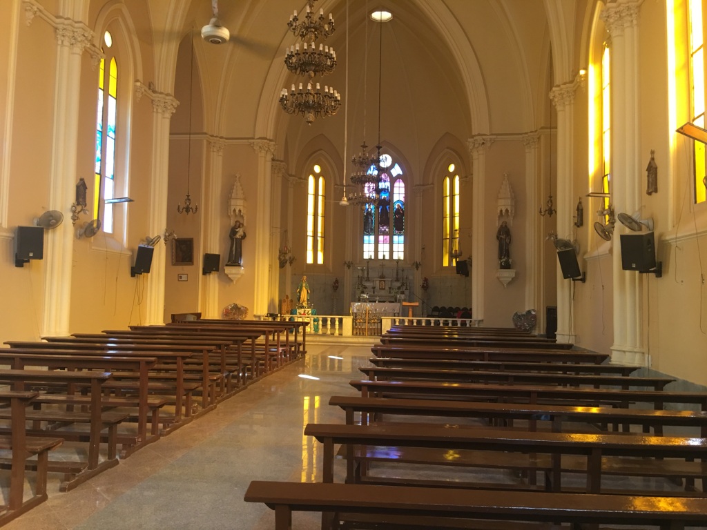 كنيسة سانت تريزا بأسيوط بعد التجديد (2)