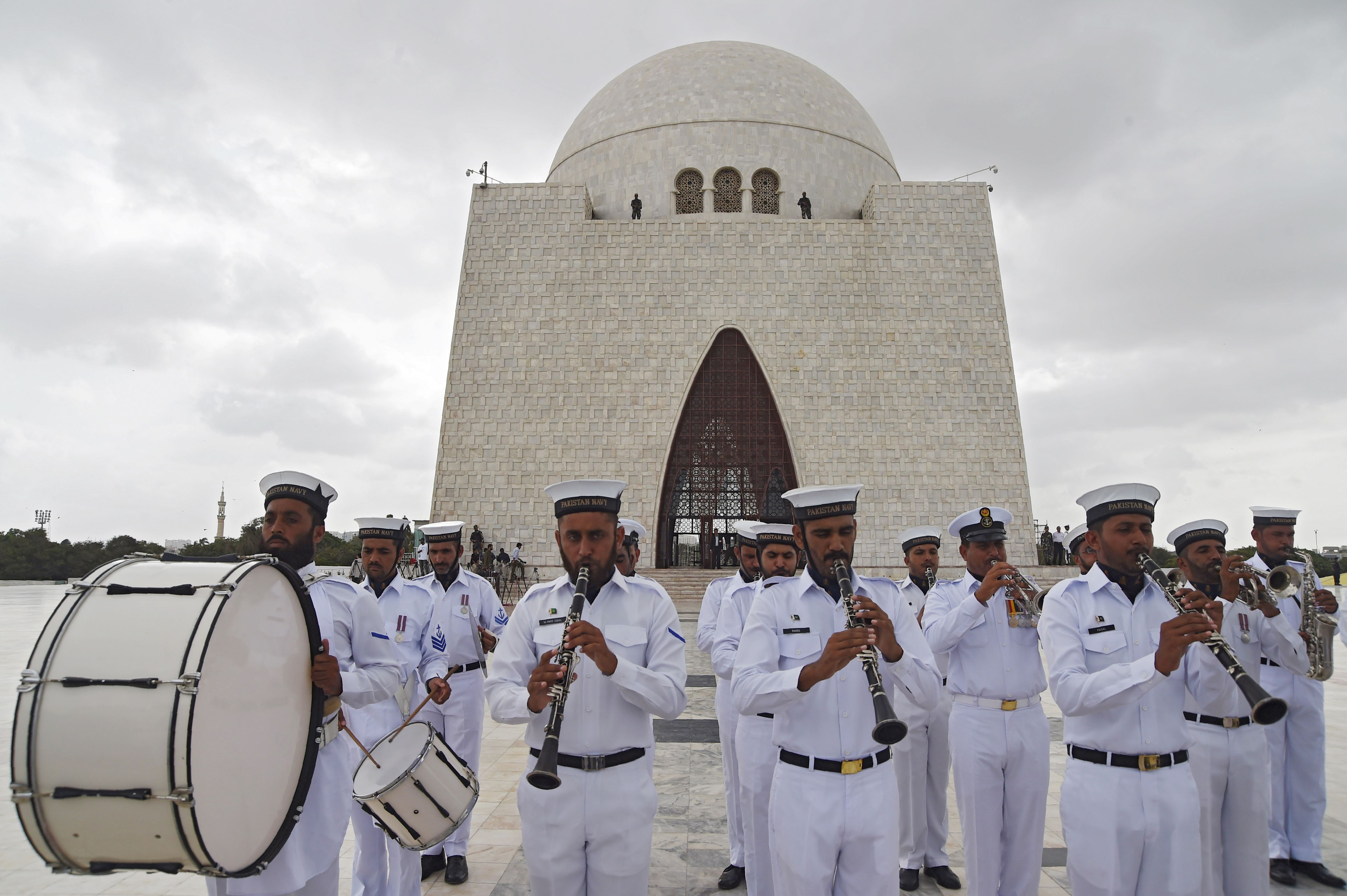 أعضاء الفرقة البحرية الباكستانية