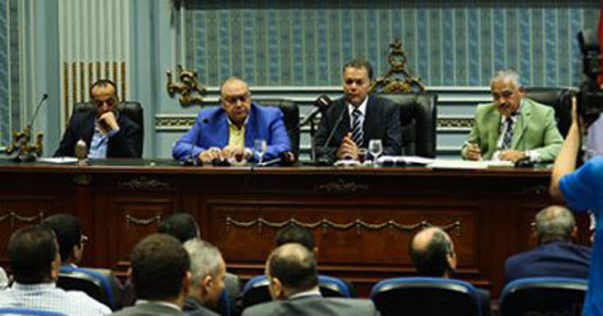 4-الدكتور-هشام-عرفات-وزير-النقل-والمواصلات-خلال-اجتماع-لجنة-النقل-بالبرلمان
