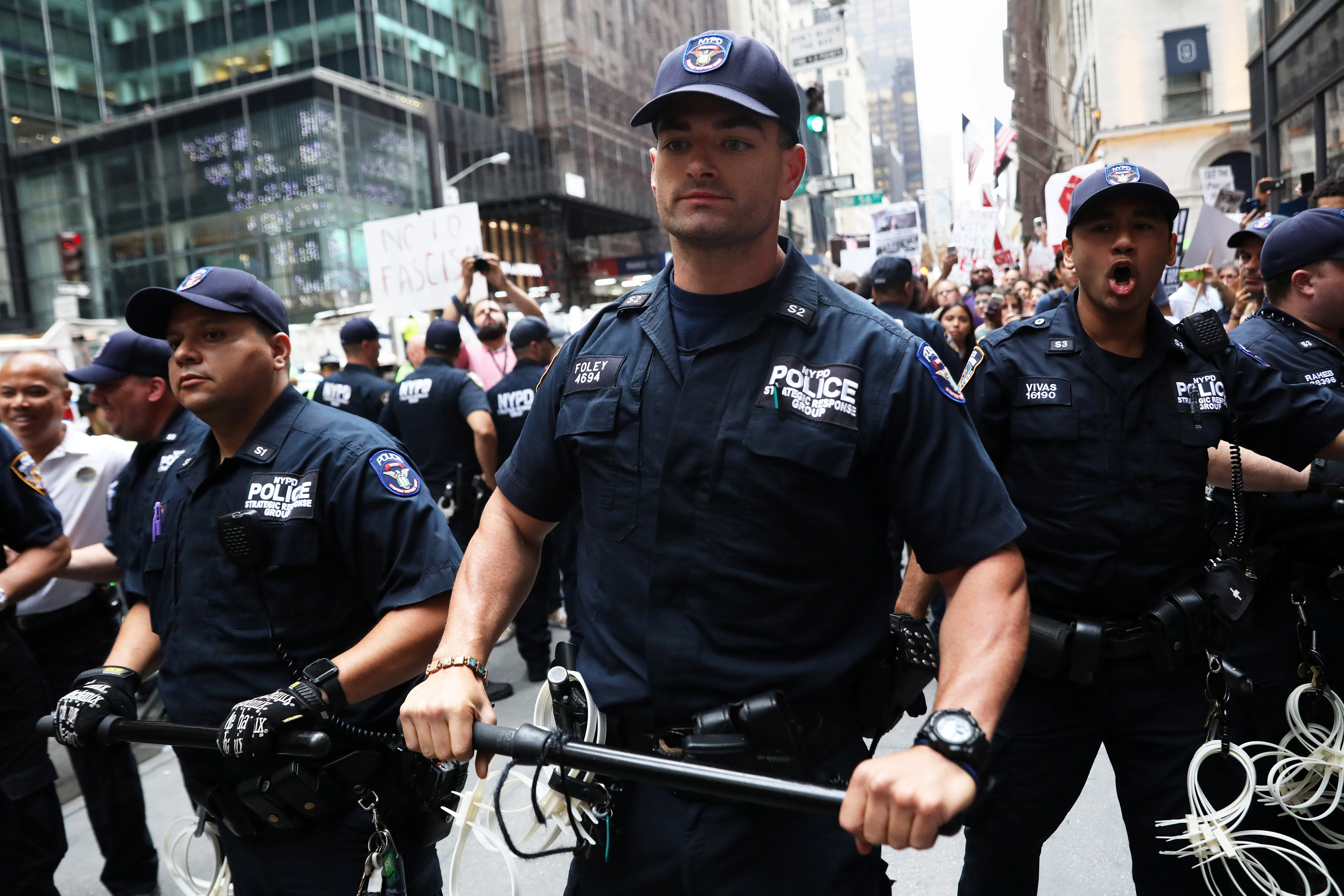 الشرطة الأمريكية خلال الاحتجاجات