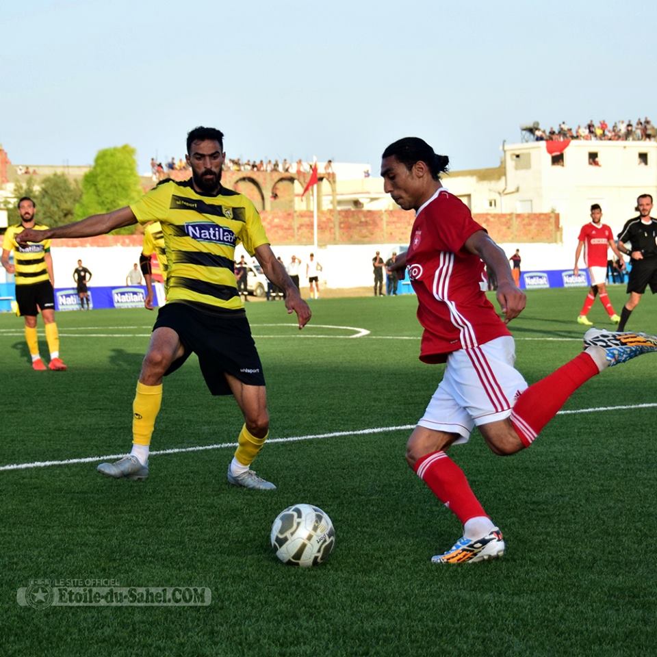 عمرو مرعى يمرر كرة الهدف