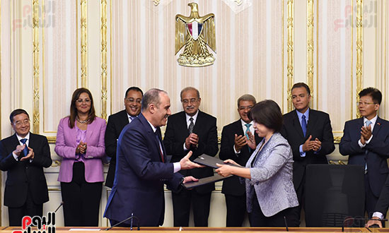 رئيس الوزراء يشهد توقيع عقد القطار المكهرب السلام -العاصمة الإدارية   (6)