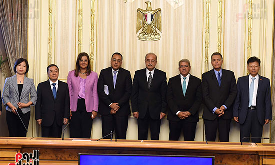 رئيس الوزراء يشهد توقيع عقد القطار المكهرب السلام -العاصمة الإدارية   (9)