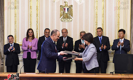 رئيس الوزراء يشهد توقيع عقد القطار المكهرب السلام -العاصمة الإدارية   (7)