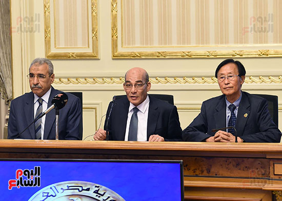 رئيس الوزراء يشهد توقيع اتفاقية مع شركة كورية لزراعة 300 ألف فدان بالقطارة (9)
