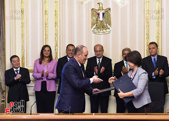 رئيس الوزراء يشهد توقيع عقد القطار المكهرب السلام -العاصمة الإدارية   (5)
