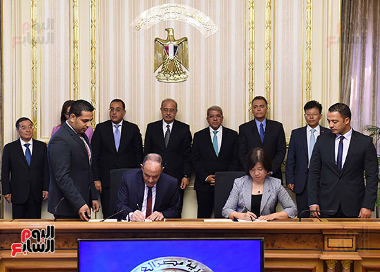 رئيس الوزراء يشهد توقيع عقد القطار المكهرب السلام -العاصمة الإدارية   (1)
