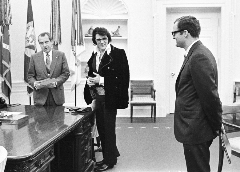 الفيس بريسلي يقابل الرئيس الامريكي ريتشارد نيكسون في ديسمبر 1970
