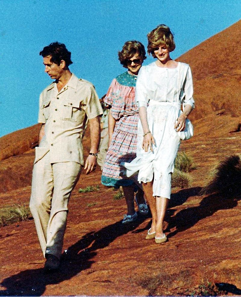 تشارلز و ديانا يزوران صخرة أيريس بإستراليا مارس 1983