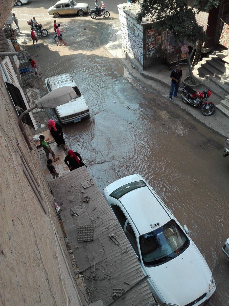 قارئ يرصد كسر ماسورة مياه بـ عين شمس و مياه القاهرة تدفع