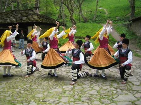ديفليه راقص بمهرجان الفنون الشعبية الدولي بالاسماعيلية (2)