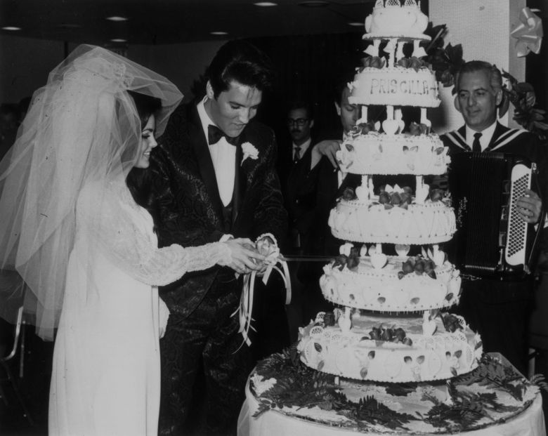 الفيس بريسلي بحفل زفافه علي بيرسيلا في لاس فيجاس