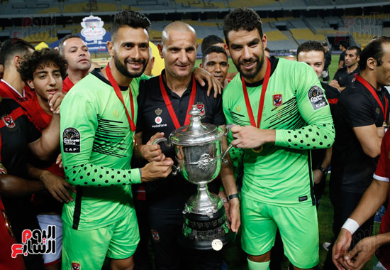 طارق سليمان يتوسط الحارسان إكرامى و عبد المنعم