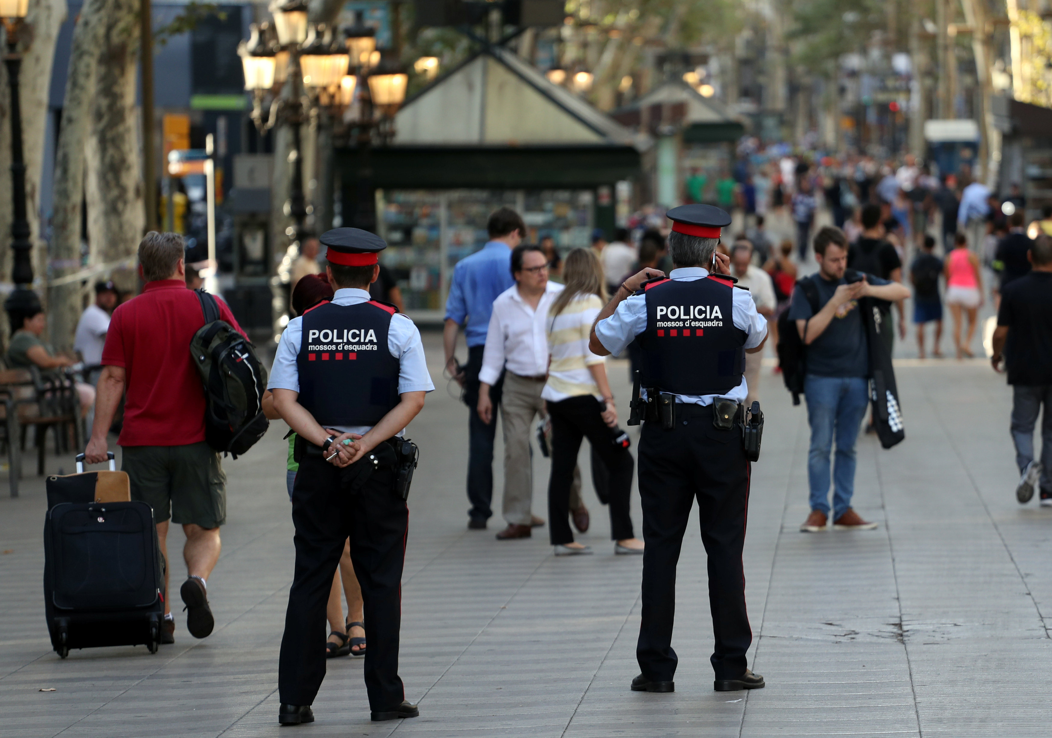 دوريات أمنية ببرشلونة بعد مقتل 13 وإصابة 100 فى حادثى دهس