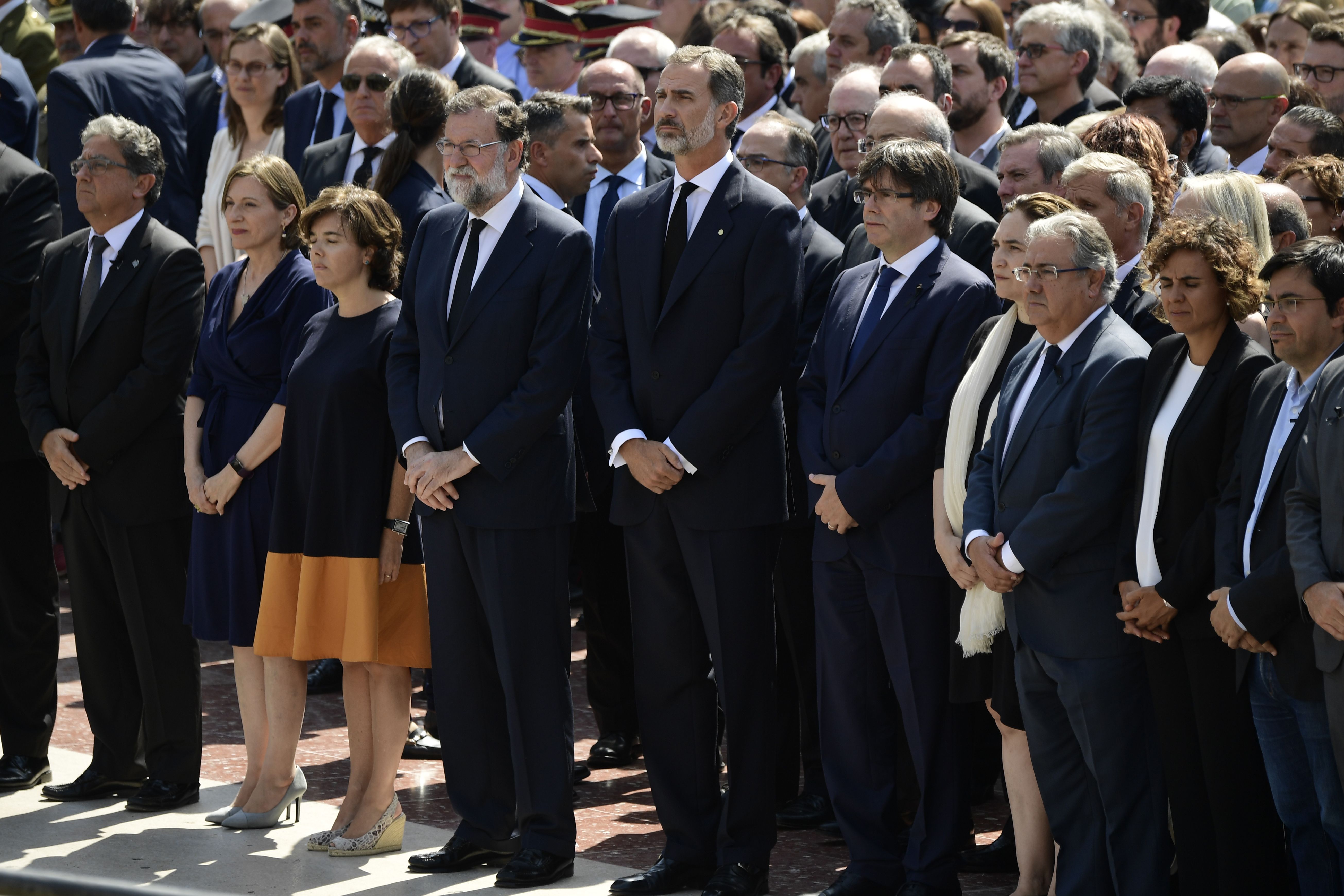 ملك إسبانيا يشارك فى تأبين ضحايا حادث دهس برشلونة