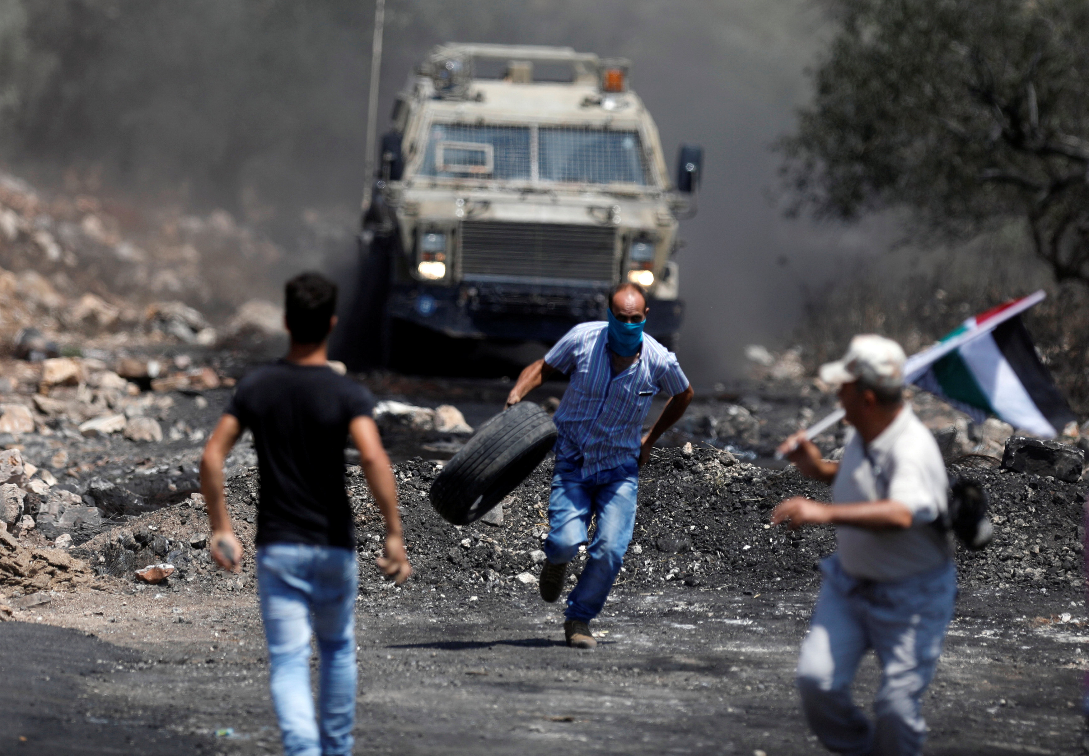 استباكات بين الفلسطينيين وقوات الاحتلال
