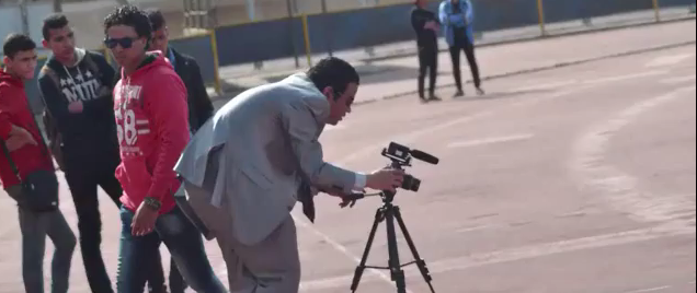 لحظة تسجيل الفيديو للمسابقة