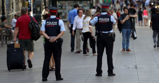 12-عناصر-الشرطة-الإسبانية