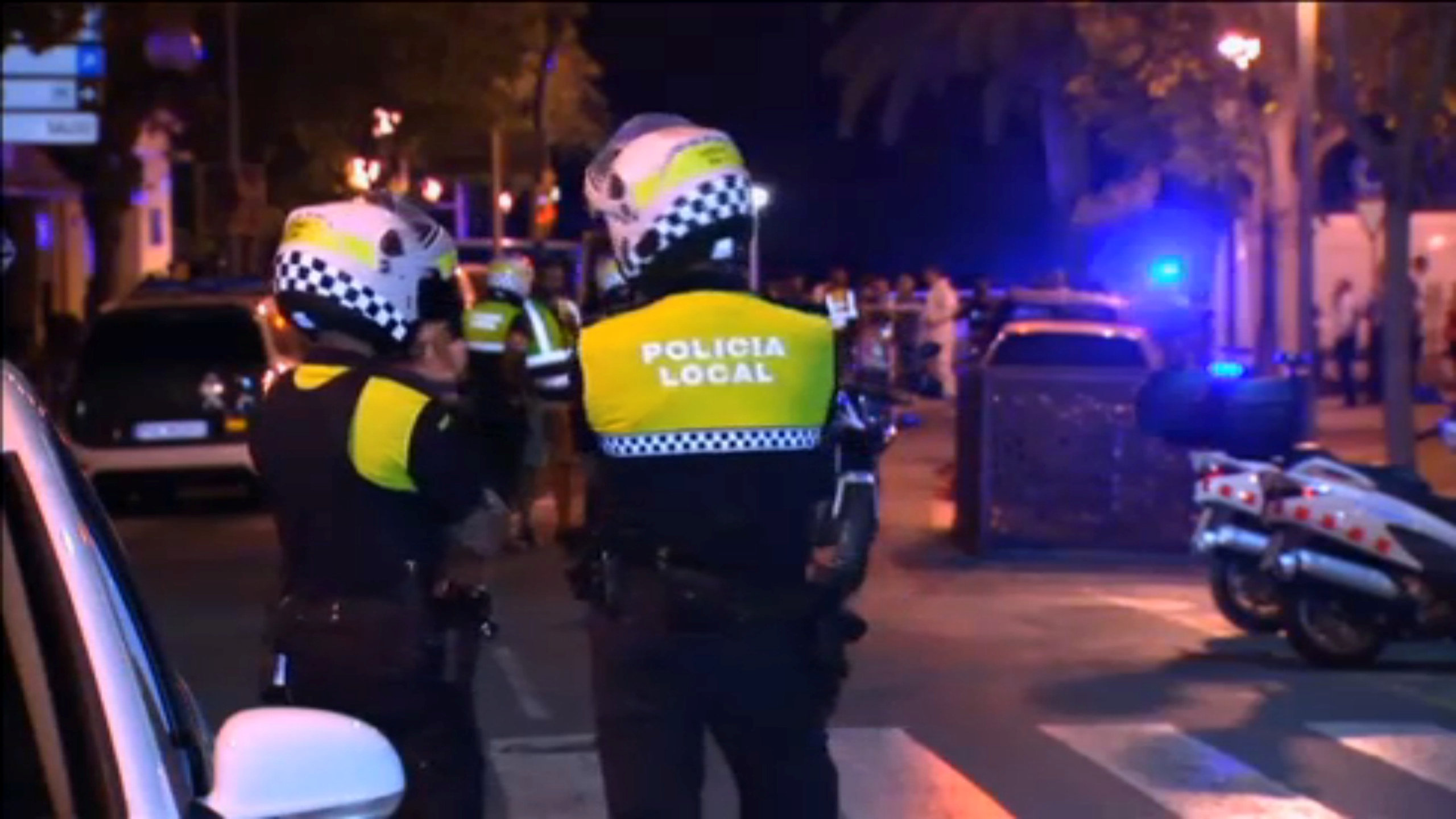 انتشار الشرطة الاسبانية فى موقع تصفية 4 مهاجمين فى مدينة كامبريلس