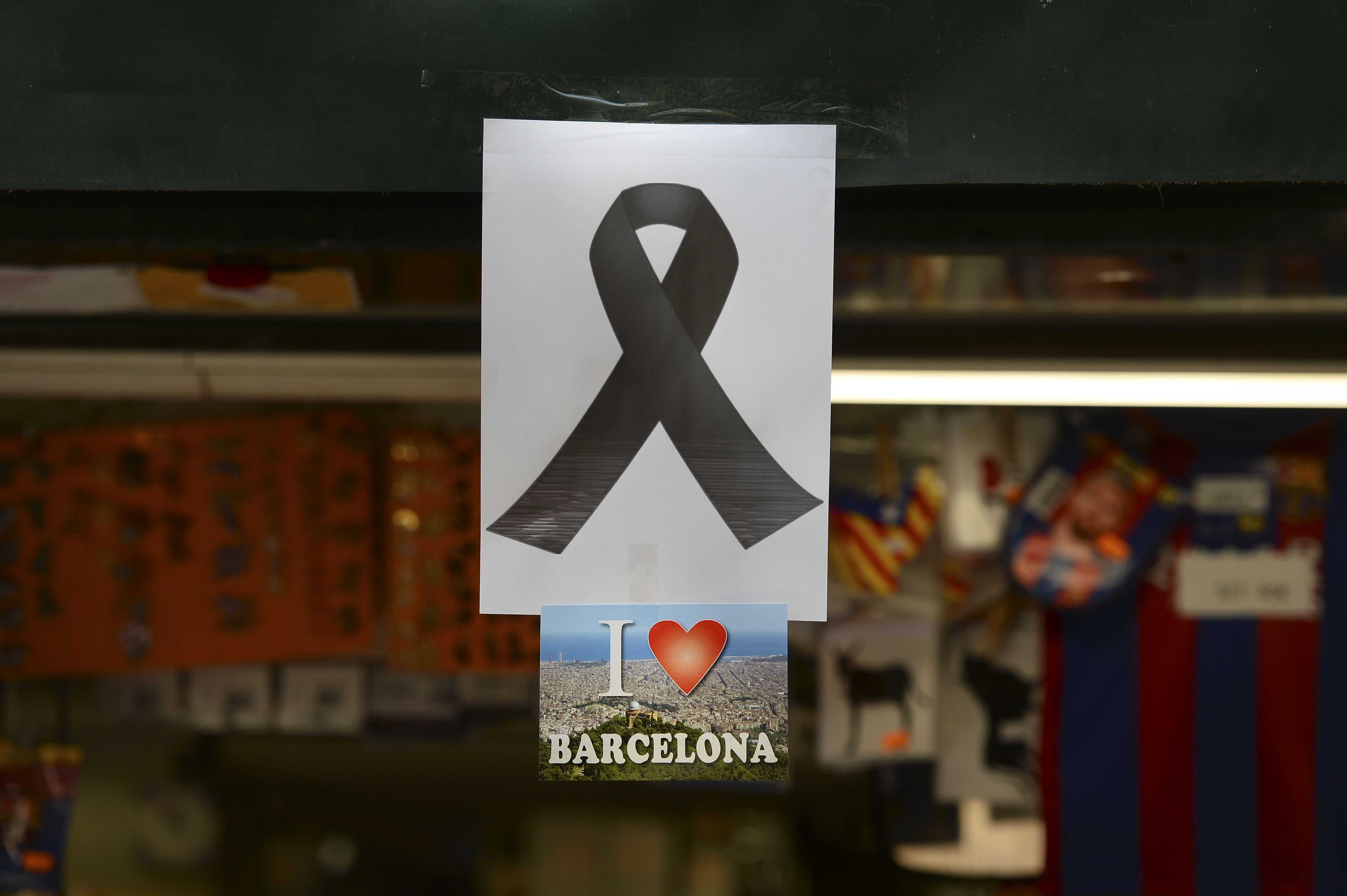علامات الحزن فى برشلونة