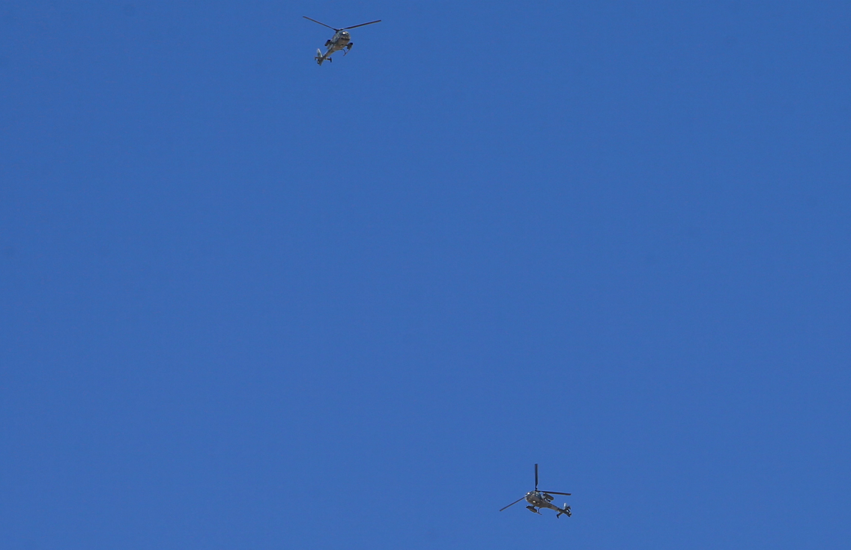 تحليق طائرات الجيش اللبنانى فى سماء رأس بعلبك والقاع