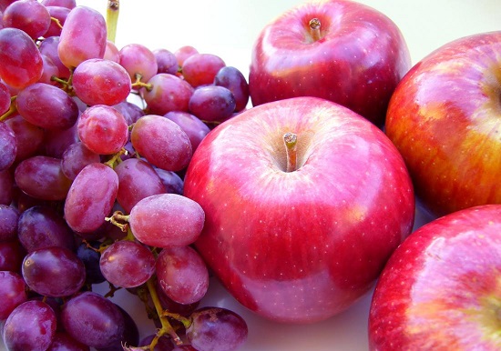 العناية بالبشرة ـ تفاح وعنب