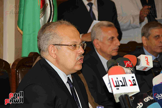مؤتمر رئيس جامعه القاهرة (24)