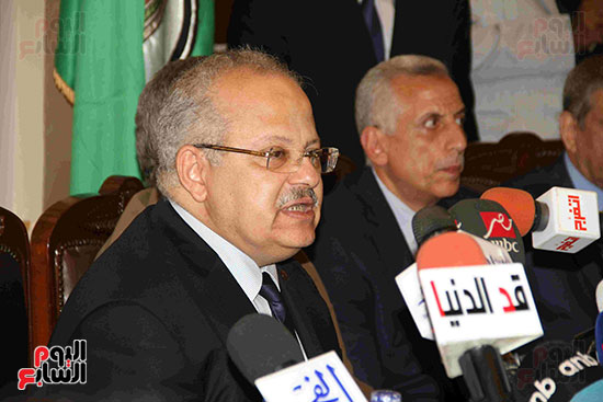 مؤتمر رئيس جامعه القاهرة (25)