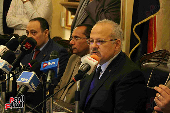 مؤتمر رئيس جامعه القاهرة (11)