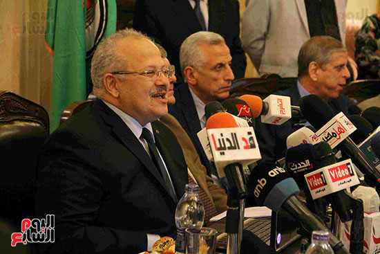 مؤتمر رئيس جامعه القاهرة (17)