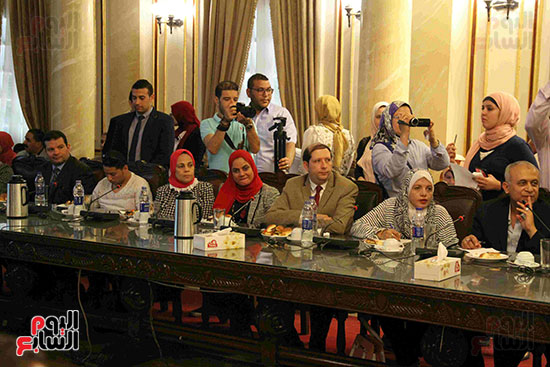 مؤتمر رئيس جامعه القاهرة (7)