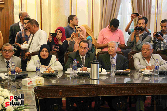 مؤتمر رئيس جامعه القاهرة (19)