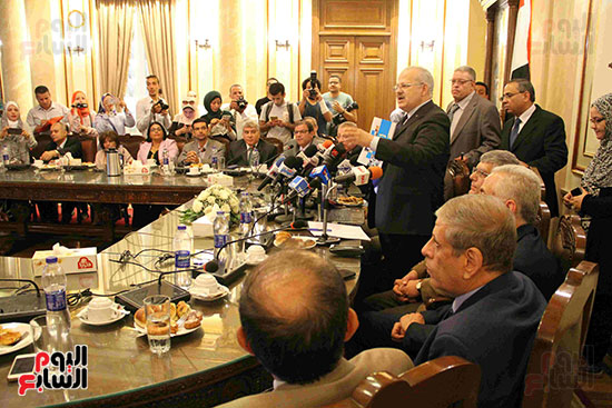 مؤتمر رئيس جامعه القاهرة (39)